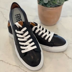 NEW / FRYE / Gia Low Lace Sneakers